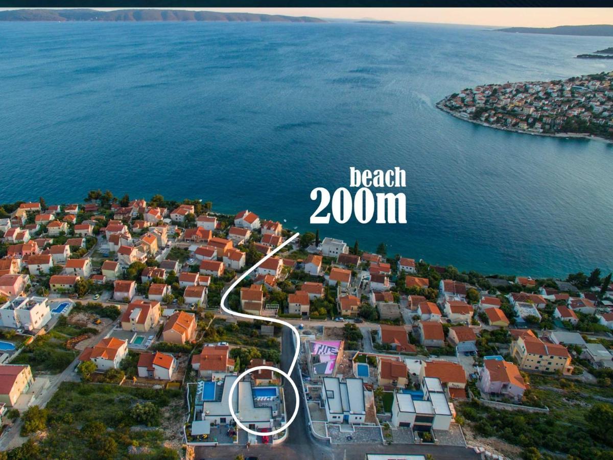 Holiday Home Olive Exclusive - 8 People, Heated Pool, Okrug Gornji, Sea View Трогир Экстерьер фото
