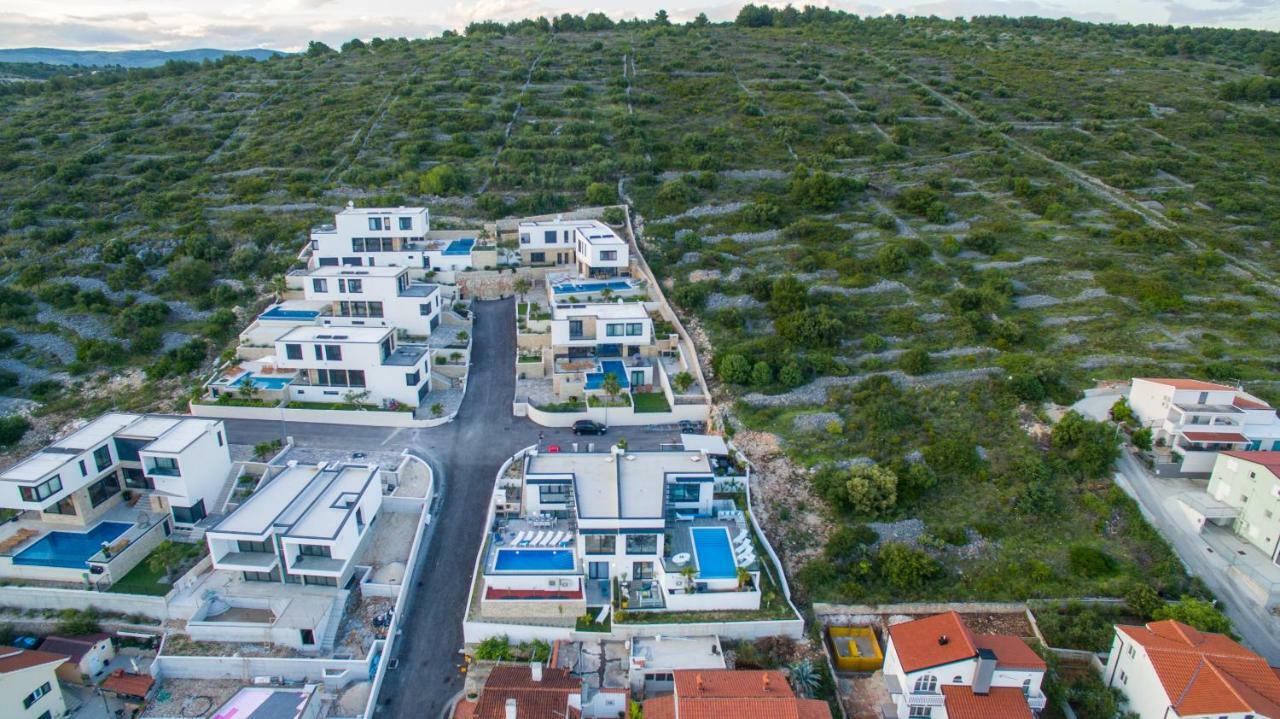 Holiday Home Olive Exclusive - 8 People, Heated Pool, Okrug Gornji, Sea View Трогир Экстерьер фото