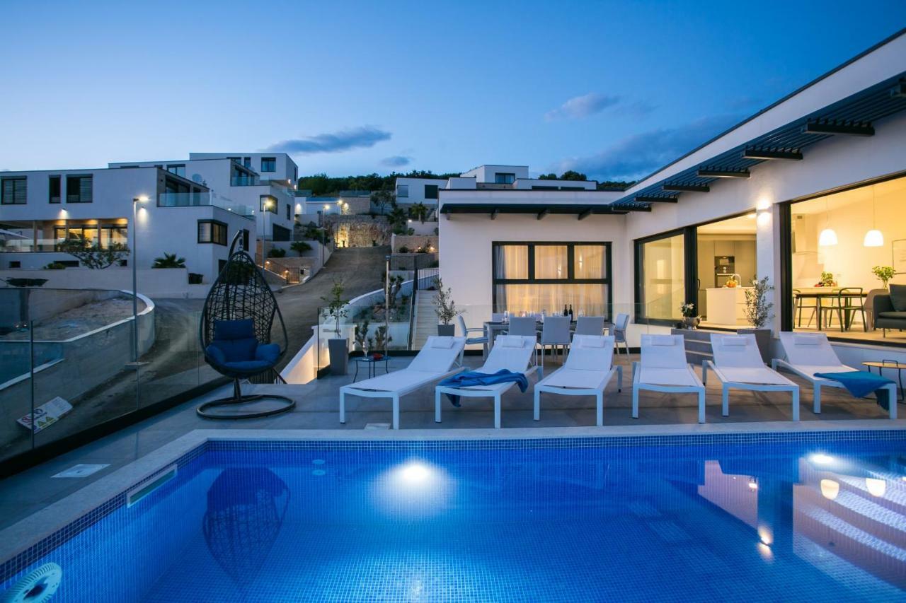 Holiday Home Olive Exclusive - 8 People, Heated Pool, Okrug Gornji, Sea View Трогир Экстерьер фото