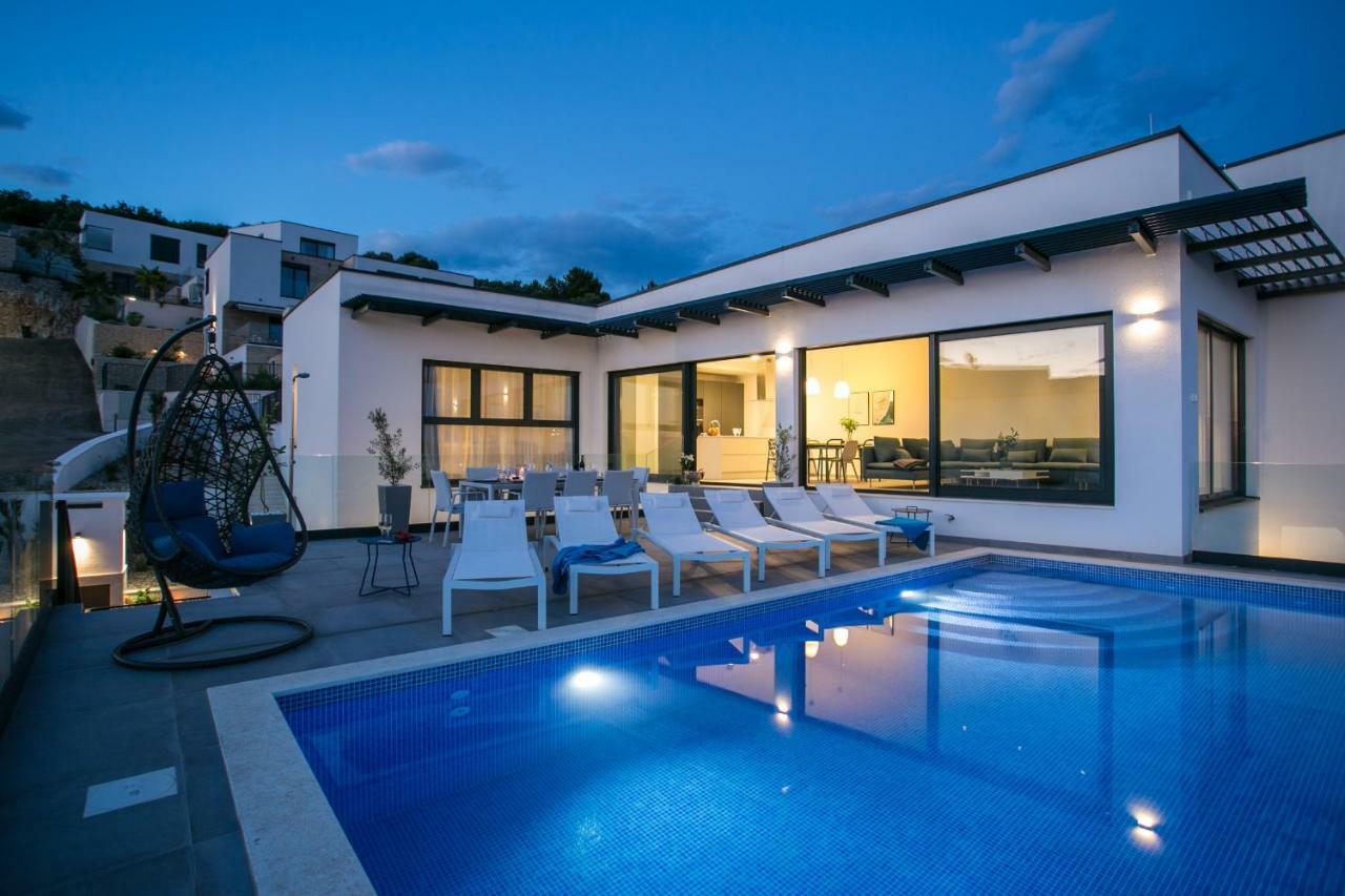 Holiday Home Olive Exclusive - 8 People, Heated Pool, Okrug Gornji, Sea View Трогир Экстерьер фото