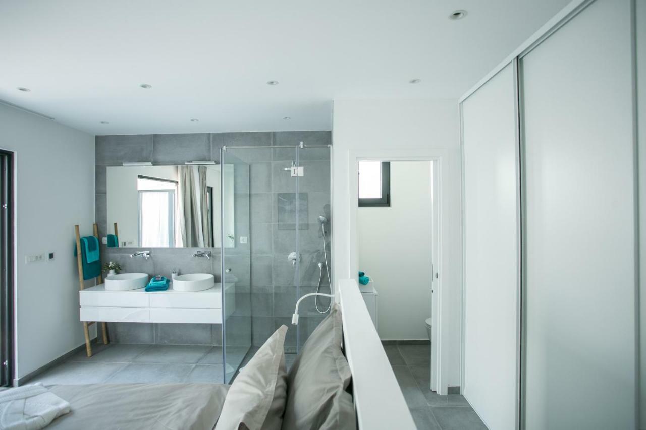 Holiday Home Olive Exclusive - 8 People, Heated Pool, Okrug Gornji, Sea View Трогир Экстерьер фото