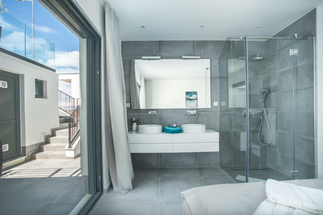 Holiday Home Olive Exclusive - 8 People, Heated Pool, Okrug Gornji, Sea View Трогир Экстерьер фото