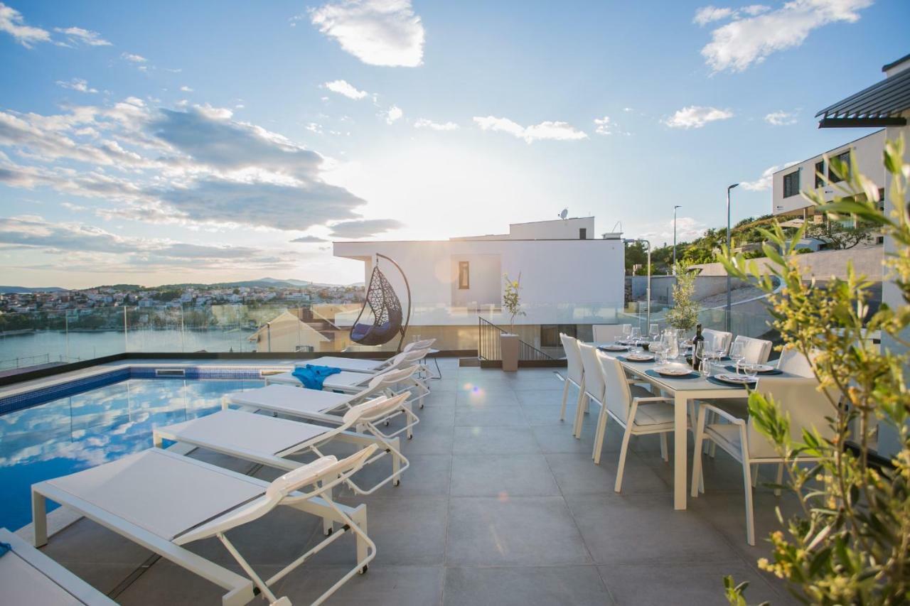 Holiday Home Olive Exclusive - 8 People, Heated Pool, Okrug Gornji, Sea View Трогир Экстерьер фото