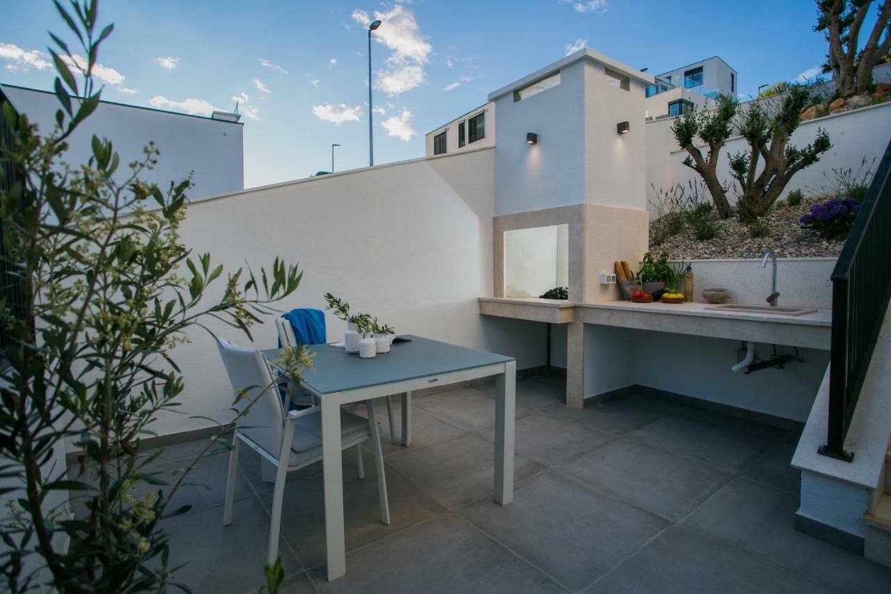 Holiday Home Olive Exclusive - 8 People, Heated Pool, Okrug Gornji, Sea View Трогир Экстерьер фото
