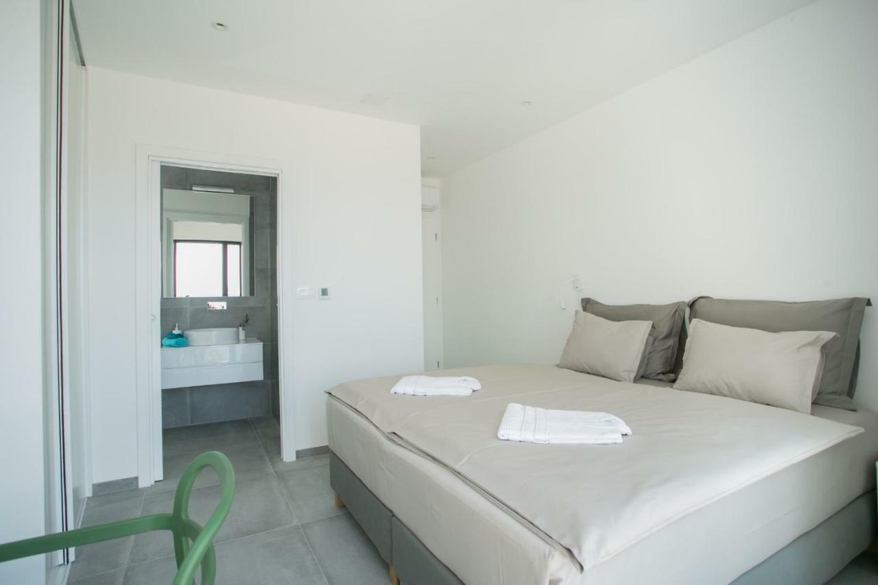 Holiday Home Olive Exclusive - 8 People, Heated Pool, Okrug Gornji, Sea View Трогир Экстерьер фото