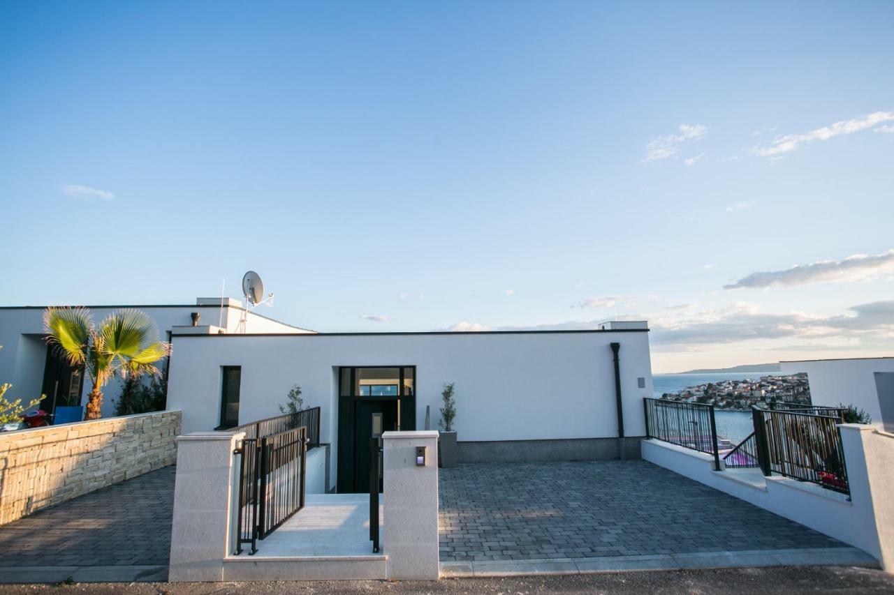 Holiday Home Olive Exclusive - 8 People, Heated Pool, Okrug Gornji, Sea View Трогир Экстерьер фото