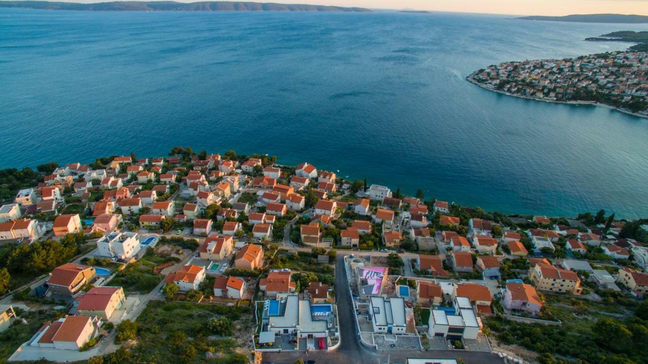 Holiday Home Olive Exclusive - 8 People, Heated Pool, Okrug Gornji, Sea View Трогир Экстерьер фото