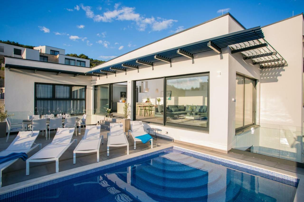 Holiday Home Olive Exclusive - 8 People, Heated Pool, Okrug Gornji, Sea View Трогир Экстерьер фото